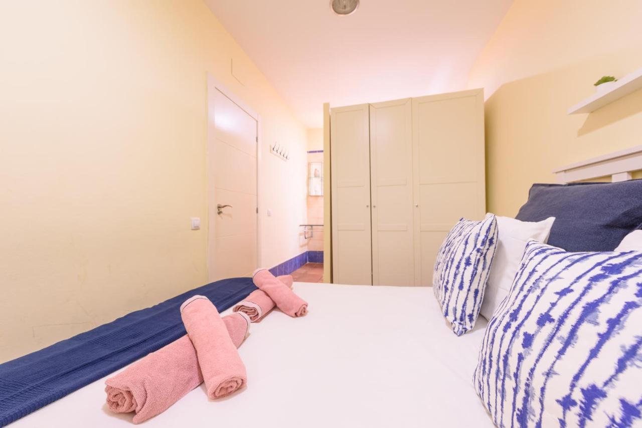 Ramblasrentals Chic & Spacious Flat Pool Table 15M Ramblas - Parking - Wifi Barcelona Exterior foto