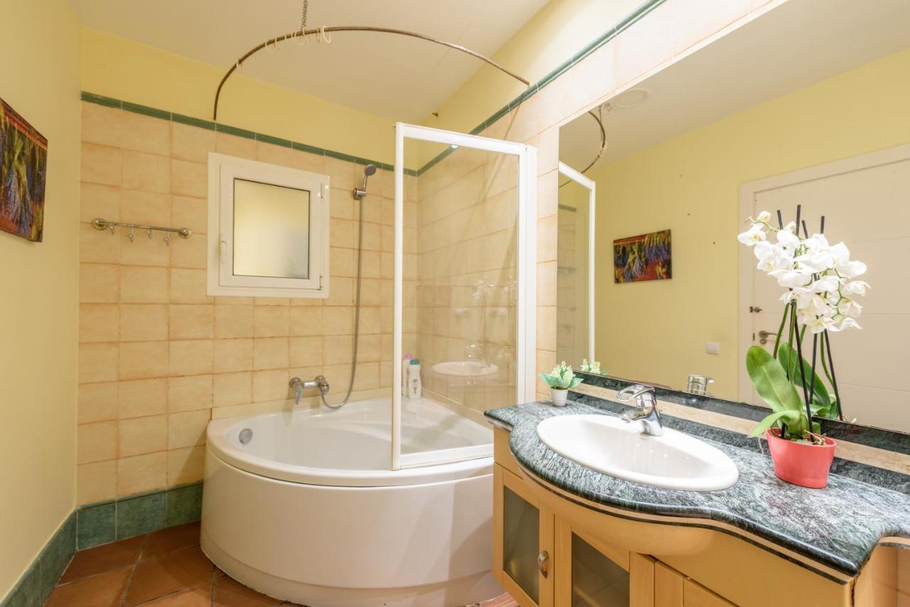 Ramblasrentals Chic & Spacious Flat Pool Table 15M Ramblas - Parking - Wifi Barcelona Exterior foto